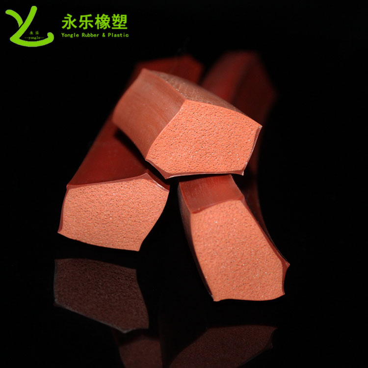 擠出復(fù)合發(fā)泡硅膠條，耐高溫復(fù)合發(fā)泡硅膠條，耐老化復(fù)合發(fā)泡硅膠條